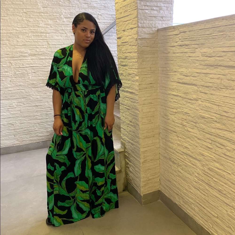 Long V-neck dress
